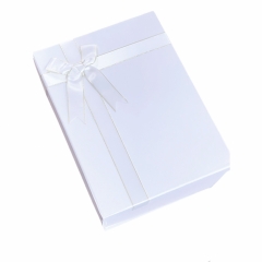 Коробка складная подарочная 21х29х10,5 см. БЕЛАЯ, Китай