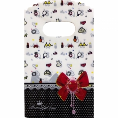 Пакет ПВД 9х14,5 с вырубной ручкой (50 шт.). BEAUTIFUL, Китай